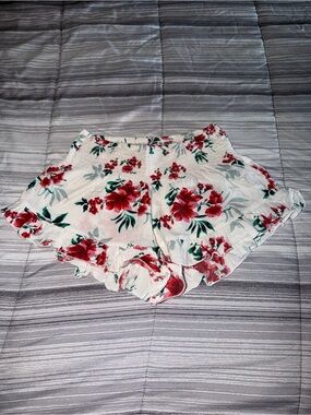 Hollister White High-Waist Floral Ruffle Shorts with Red Print